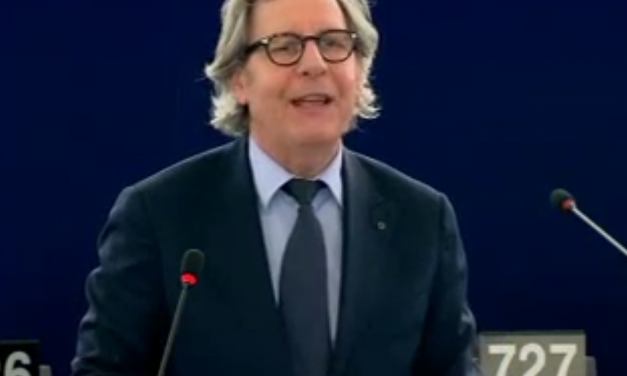 Gilles Pargneaux conclut le débat sur la décharge 2013 concernant le Parlement européen
