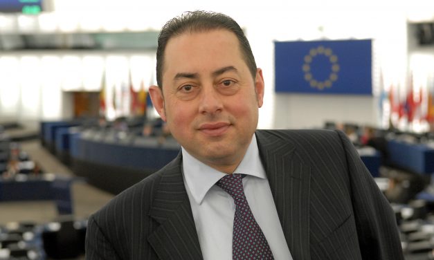 Gianni Pittella reconduit par acclamation à la présidence du groupe des Socialistes et Démocrates