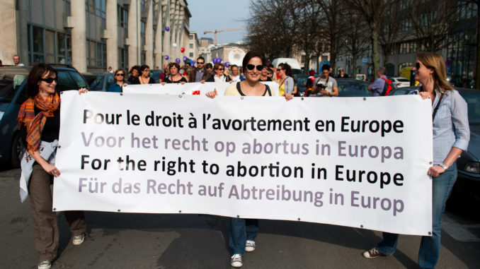 Pologne : énième attaque contre le droit à l’avortement